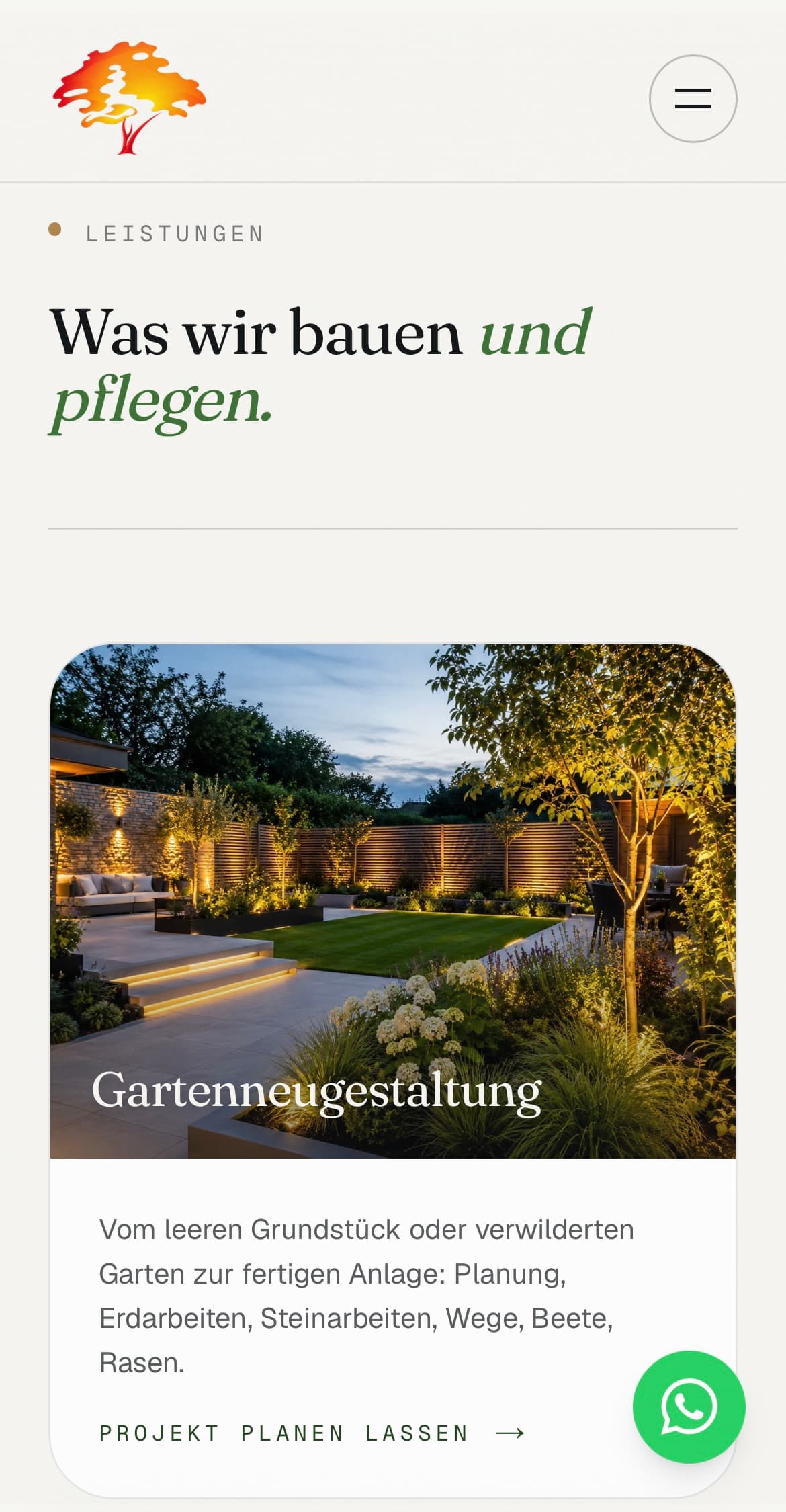 Demo-Webseite eines Garten- und Landschaftsbaubetriebs am Handy: Abschnitt Leistungen mit Foto und kurzem Text je Leistung.